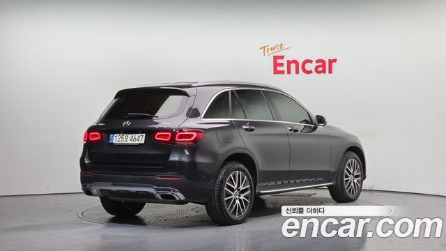 Mercedes-Benz GLC-Class GLC300e 4MATIC