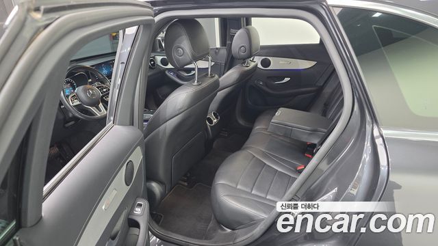 Mercedes-Benz GLC-Class GLC300e 4MATIC