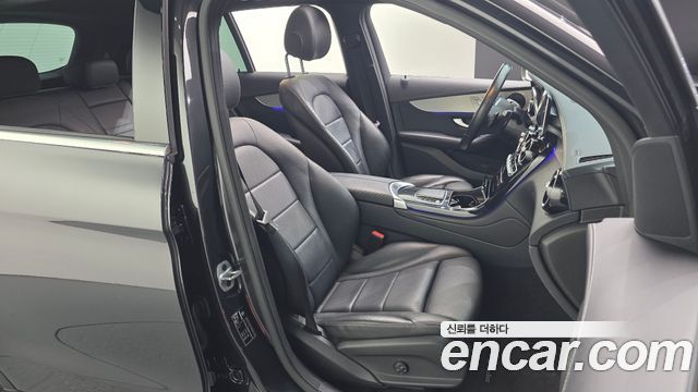 Mercedes-Benz GLC-Class GLC300e 4MATIC