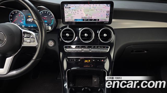 Mercedes-Benz GLC-Class GLC300e 4MATIC