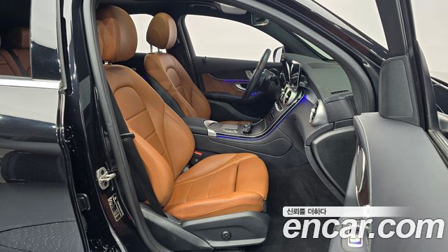 Mercedes-Benz GLC-Class GLC300e 4MATIC Coupe