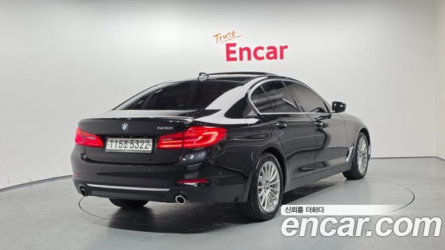 BMW 5-Series 520i Luxury