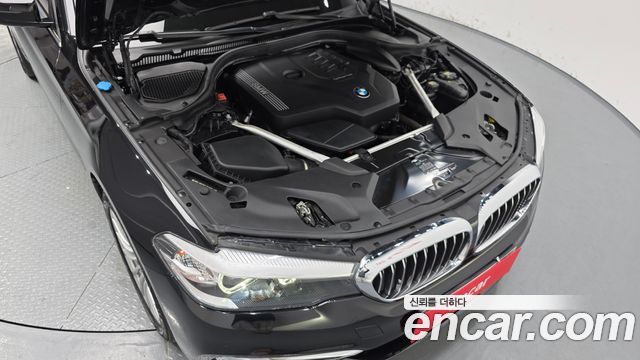 BMW 5-Series 520i Luxury