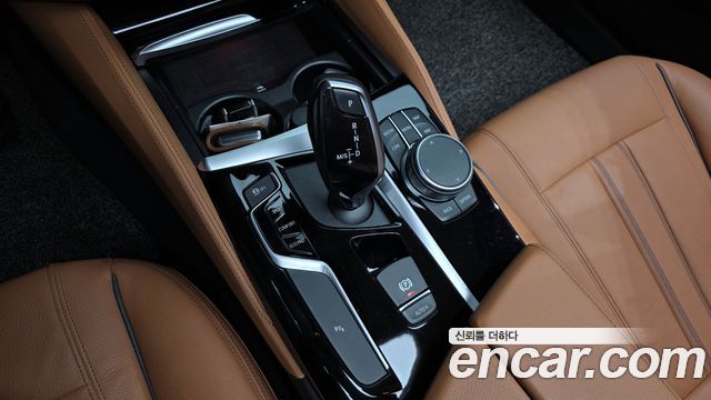 BMW 5-Series 520i Luxury