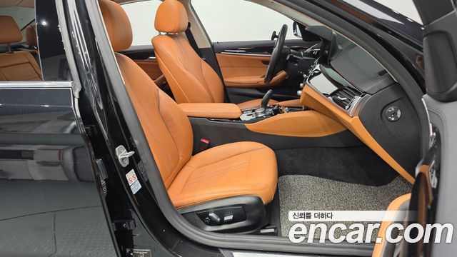 BMW 5-Series 520i Luxury