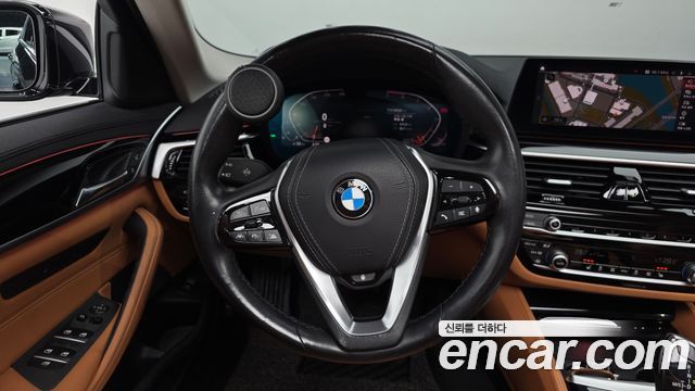 BMW 5-Series 520i Luxury