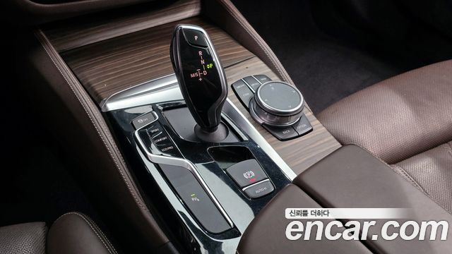 BMW 5-Series 520d Luxury Plus