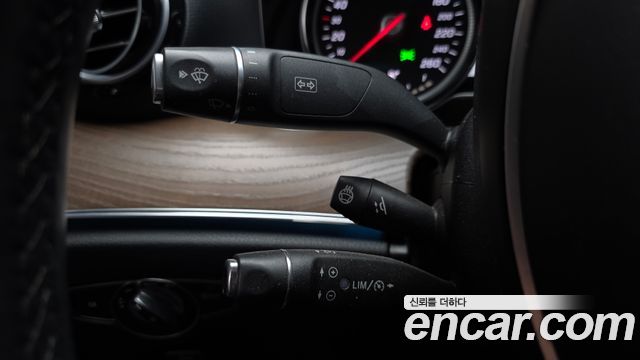 Mercedes-Benz E-Class E300 4MATIC Exclusive