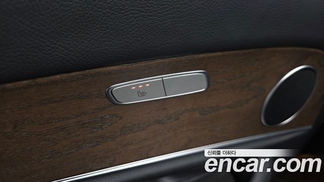 Mercedes-Benz E-Class E300 4MATIC Exclusive
