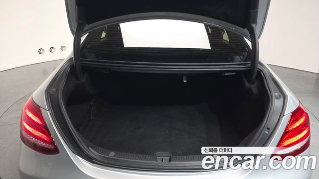 Mercedes-Benz E-Class E300 4MATIC Exclusive