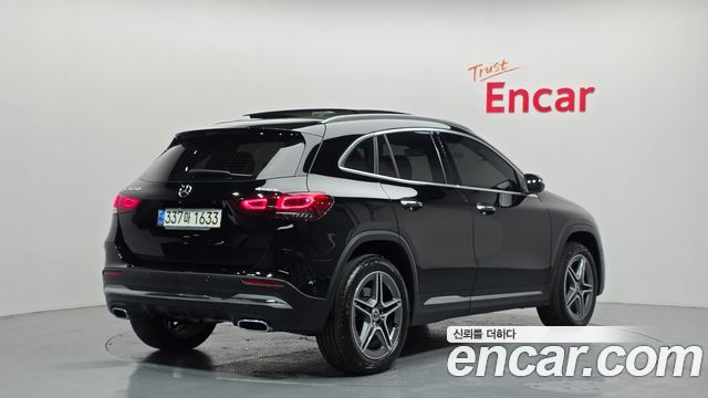 Mercedes-Benz GLA-Class GLA250 4MATIC