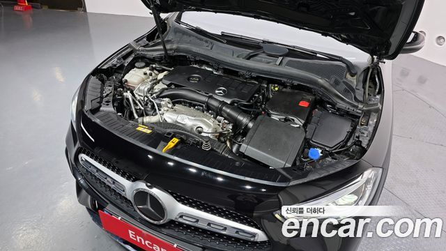 Mercedes-Benz GLA-Class GLA250 4MATIC