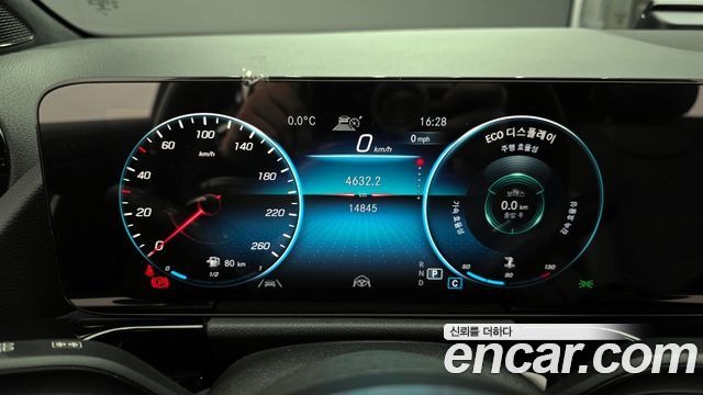 Mercedes-Benz GLA-Class GLA250 4MATIC