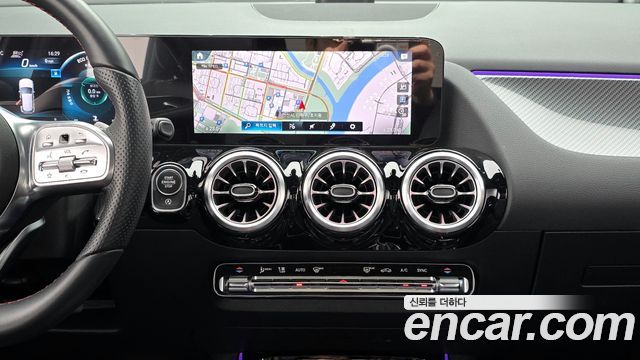 Mercedes-Benz GLA-Class GLA250 4MATIC