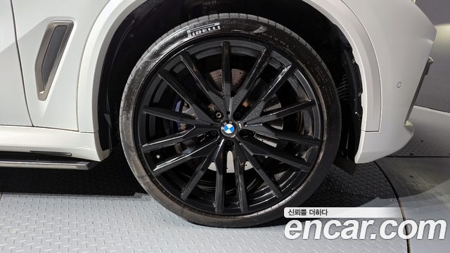 BMW X5 M50d First Edition