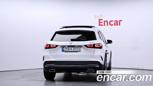 Mercedes-Benz GLA-Class GLA250 4MATIC