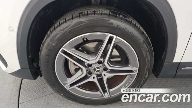 Mercedes-Benz GLA-Class GLA250 4MATIC