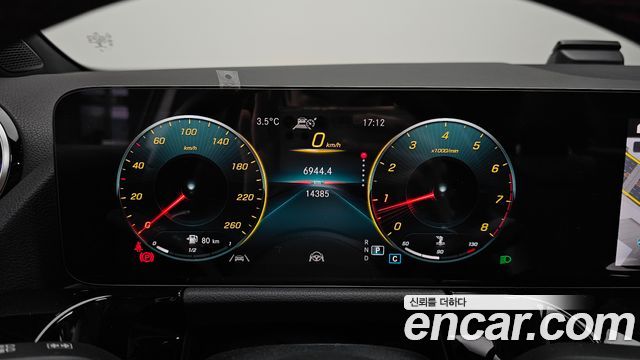 Mercedes-Benz GLA-Class GLA250 4MATIC