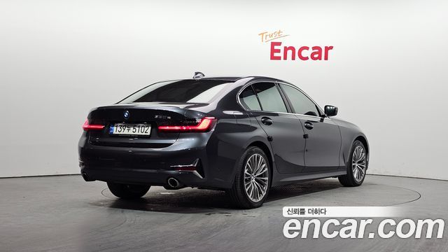 BMW 3-Series 330e Luxury
