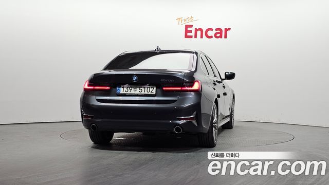 BMW 3-Series 330e Luxury