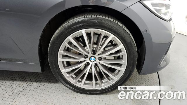 BMW 3-Series 330e Luxury