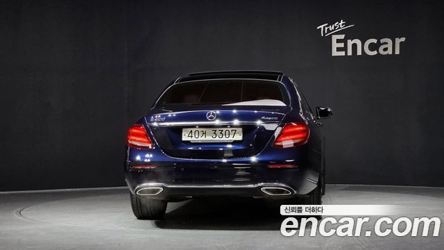 Mercedes-Benz E-Class E400 4MATIC Exclusive