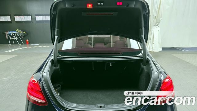 Mercedes-Benz E-Class E400 4MATIC Exclusive