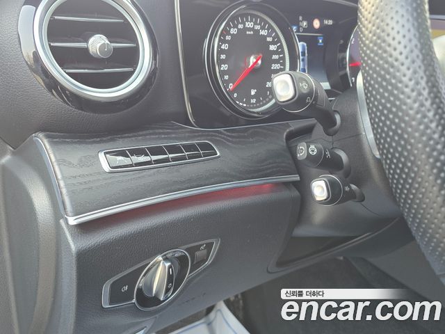 Mercedes-Benz E-Class E220d Avantgarde
