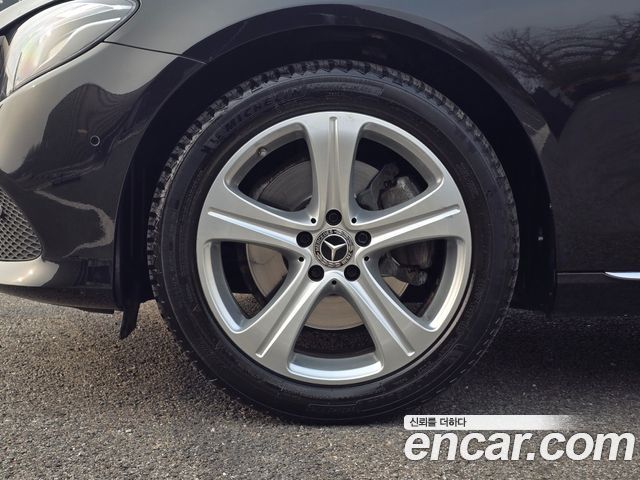 Mercedes-Benz E-Class E220d Avantgarde