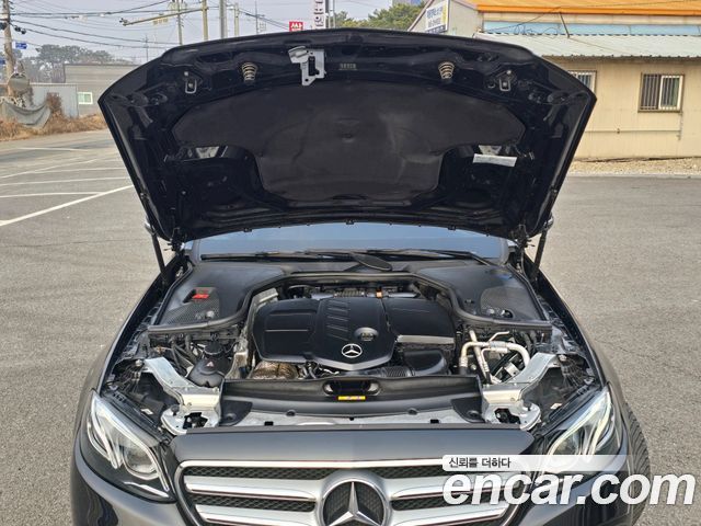 Mercedes-Benz E-Class E220d Avantgarde