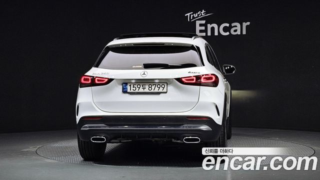 Mercedes-Benz GLA-Class GLA250 4MATIC