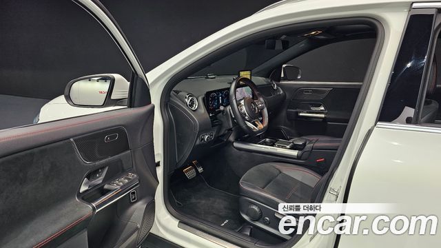 Mercedes-Benz GLA-Class GLA250 4MATIC