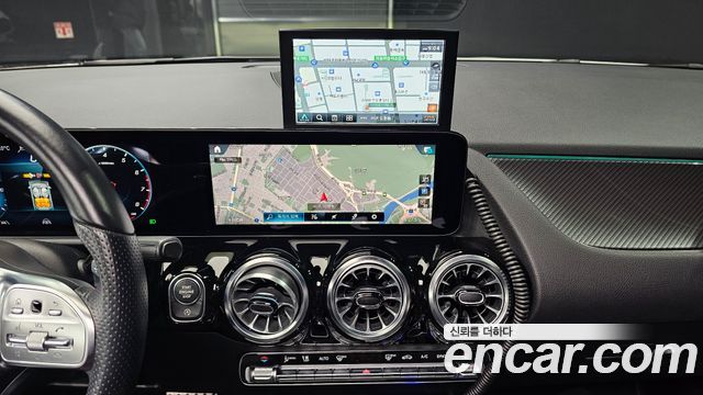 Mercedes-Benz GLA-Class GLA250 4MATIC