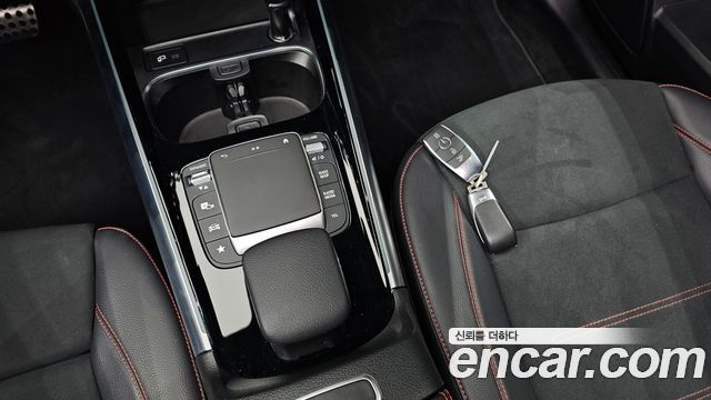 Mercedes-Benz GLA-Class GLA250 4MATIC