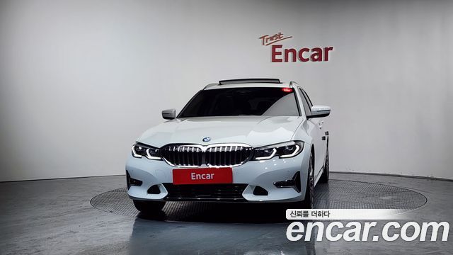 BMW 3-Series 320i Touring Luxury