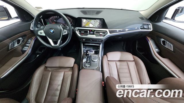 BMW 3-Series 320i Touring Luxury
