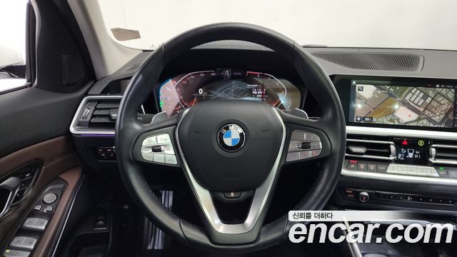 BMW 3-Series 320i Touring Luxury