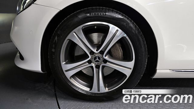 Mercedes-Benz E-Class E300 Avantgarde
