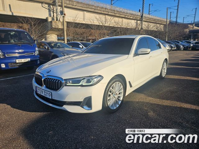 BMW 5-Series 530i Luxury