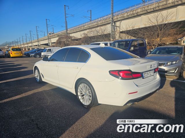 BMW 5-Series 530i Luxury