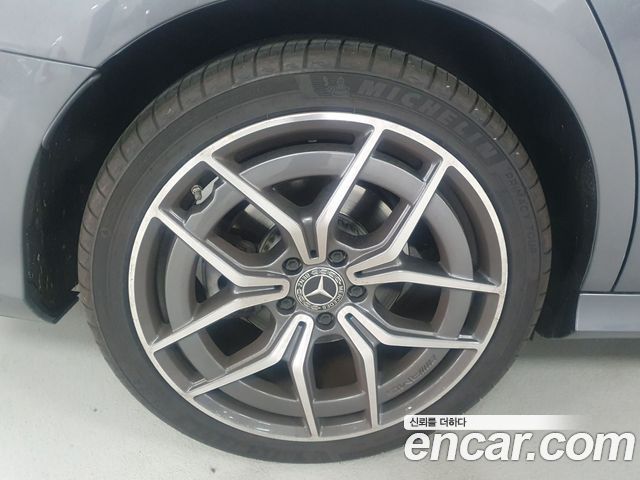 Mercedes-Benz E-Class E220d 4MATIC AMG Line