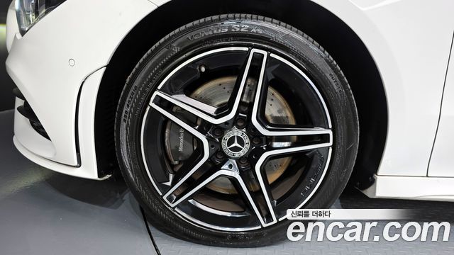 Mercedes-Benz CLA-Class CLA250 4MATIC