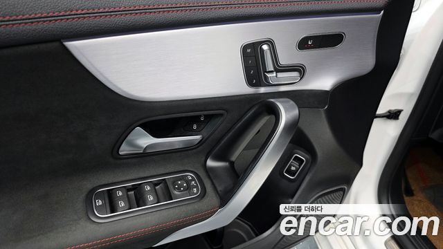 Mercedes-Benz CLA-Class CLA250 4MATIC