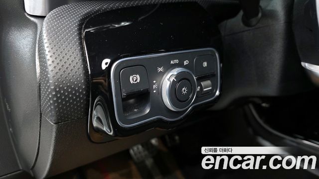 Mercedes-Benz CLA-Class CLA250 4MATIC