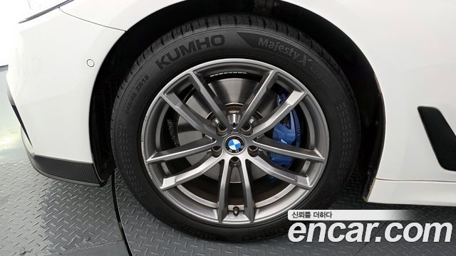 BMW 5-Series 530i M Sport Package Plus
