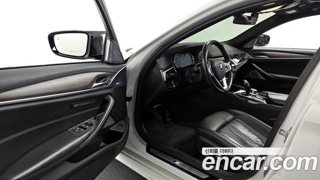 BMW 5-Series 530i M Sport Package Plus