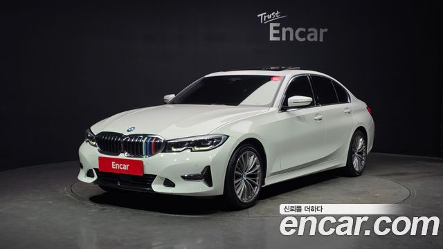 BMW 3-Series 320i Luxury