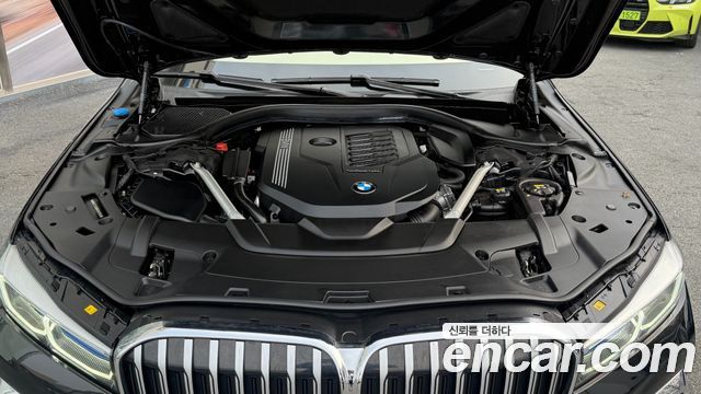 BMW 7-Series 740Li xDrive M Sport Package
