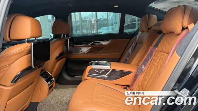 BMW 7-Series 740Li xDrive M Sport Package