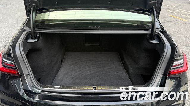 BMW 7-Series 740Li xDrive M Sport Package